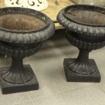 890 6395 GARDEN URNS